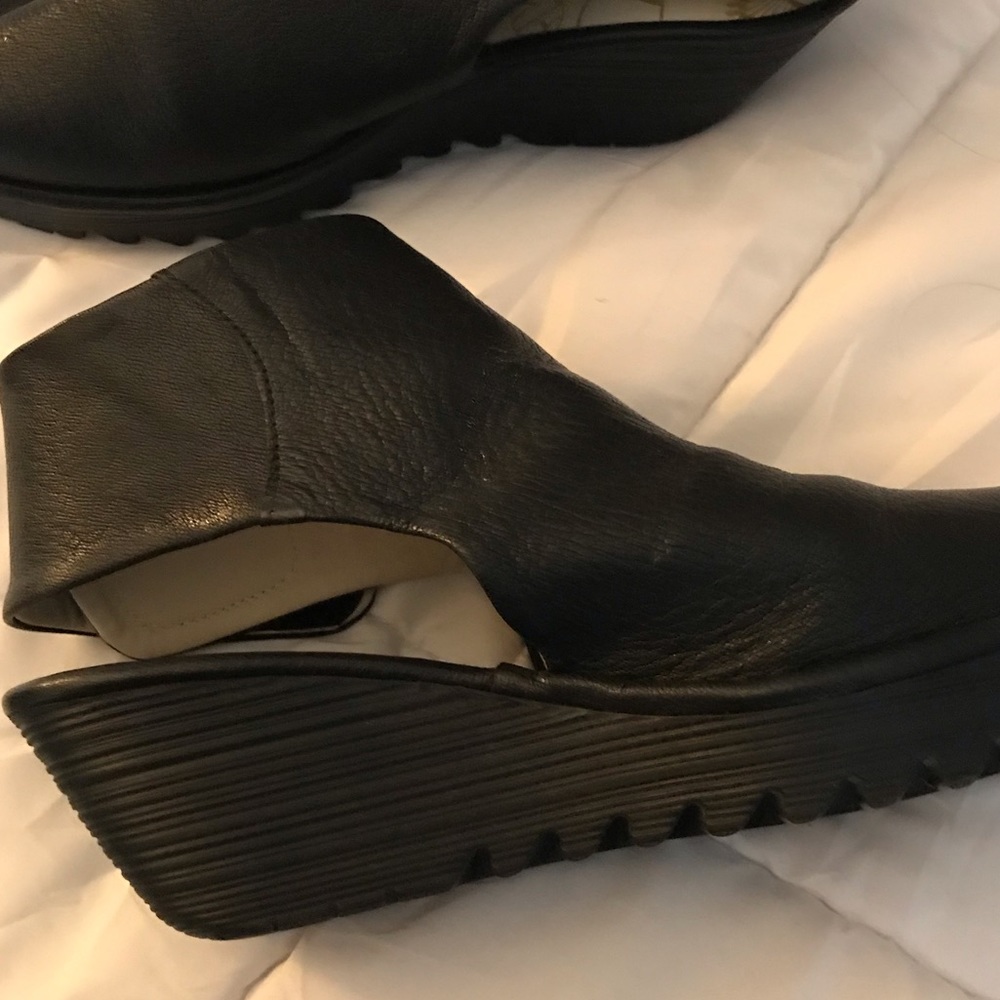 Fly London Wedge